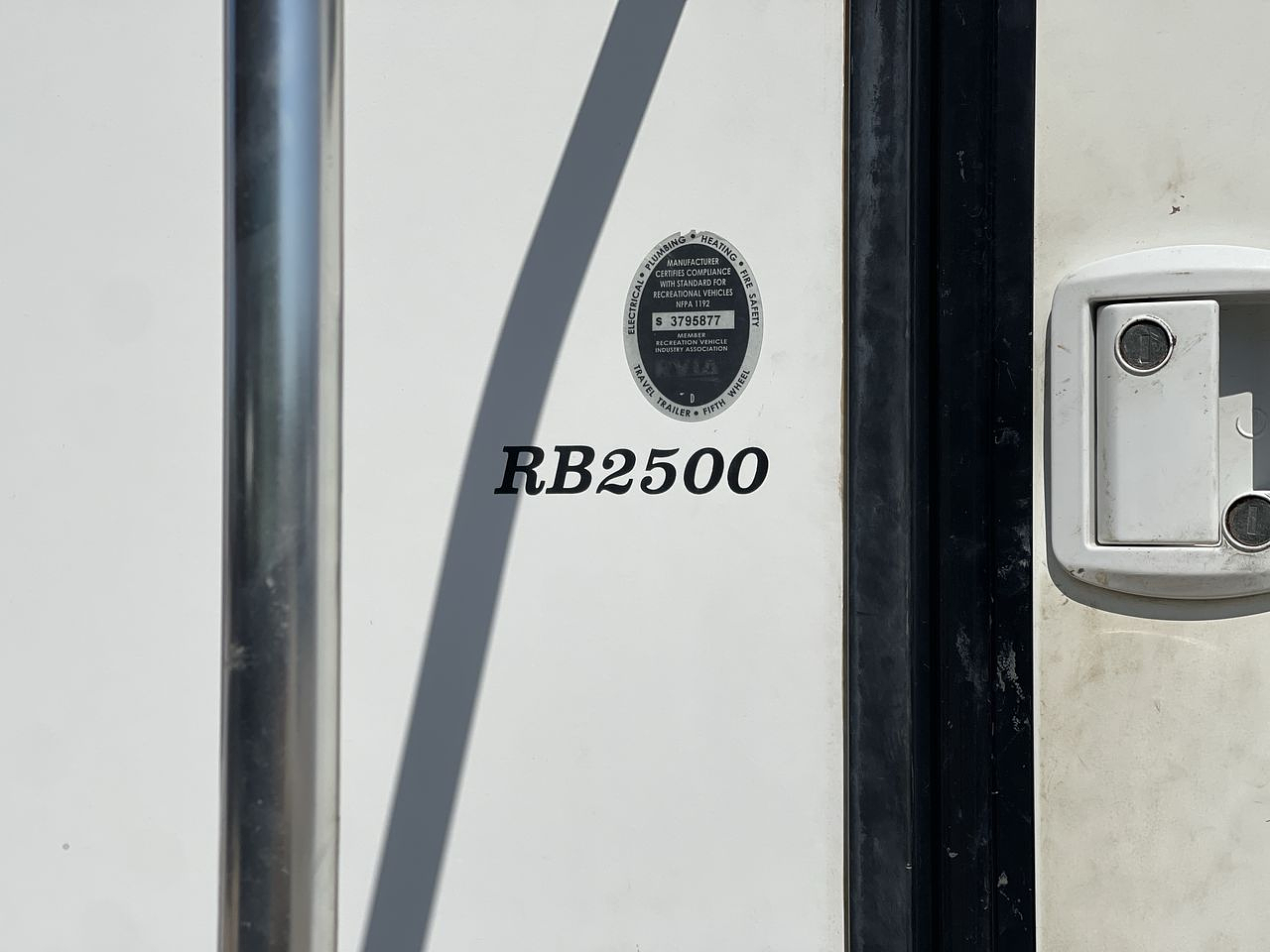 2015 DUTCHMEN RUBICON 2500