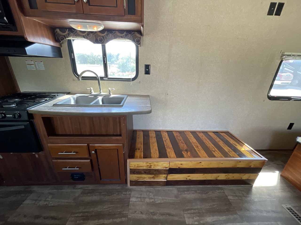 2015 HEARTLAND TRLRUNNER 24SLE