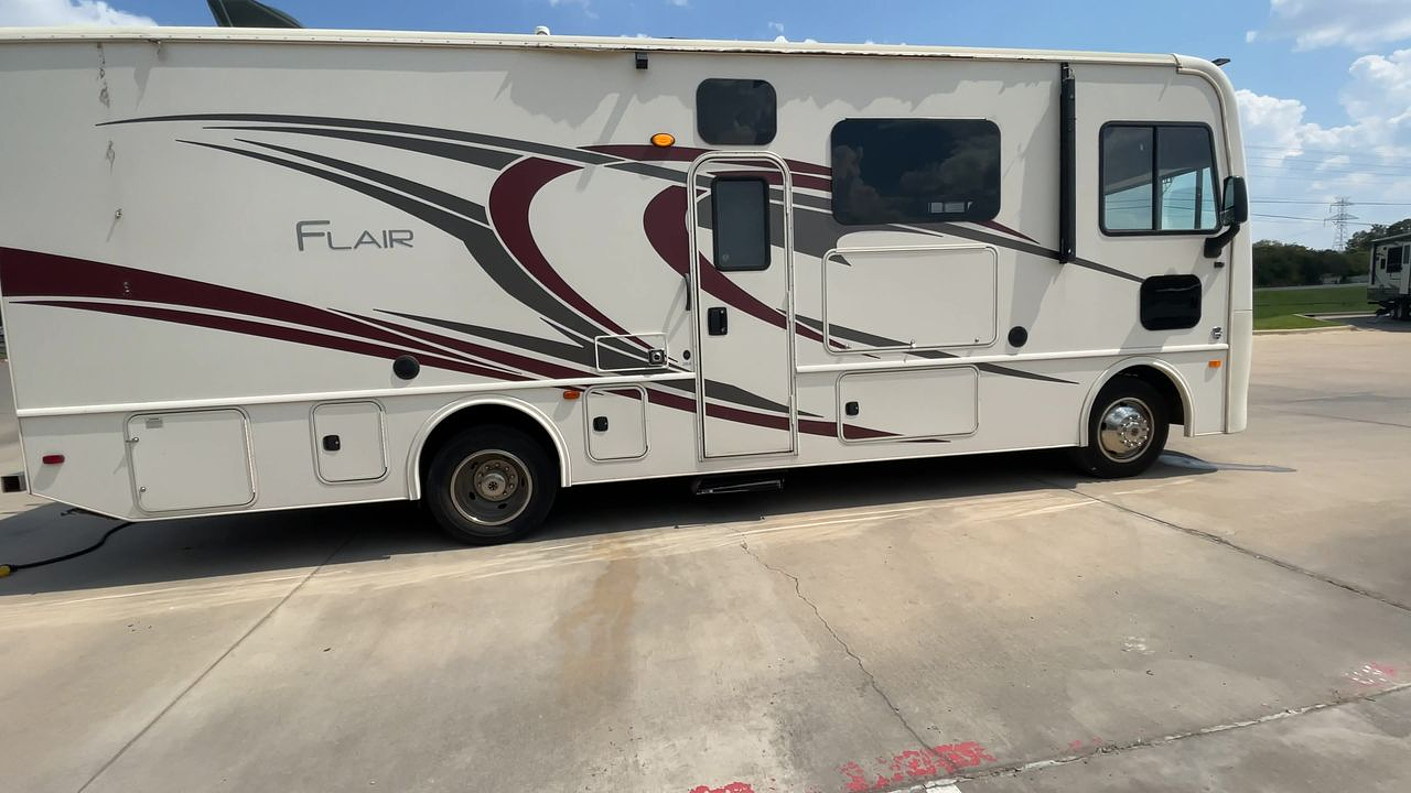 2020 FLEETWOOD FLAIR 28A