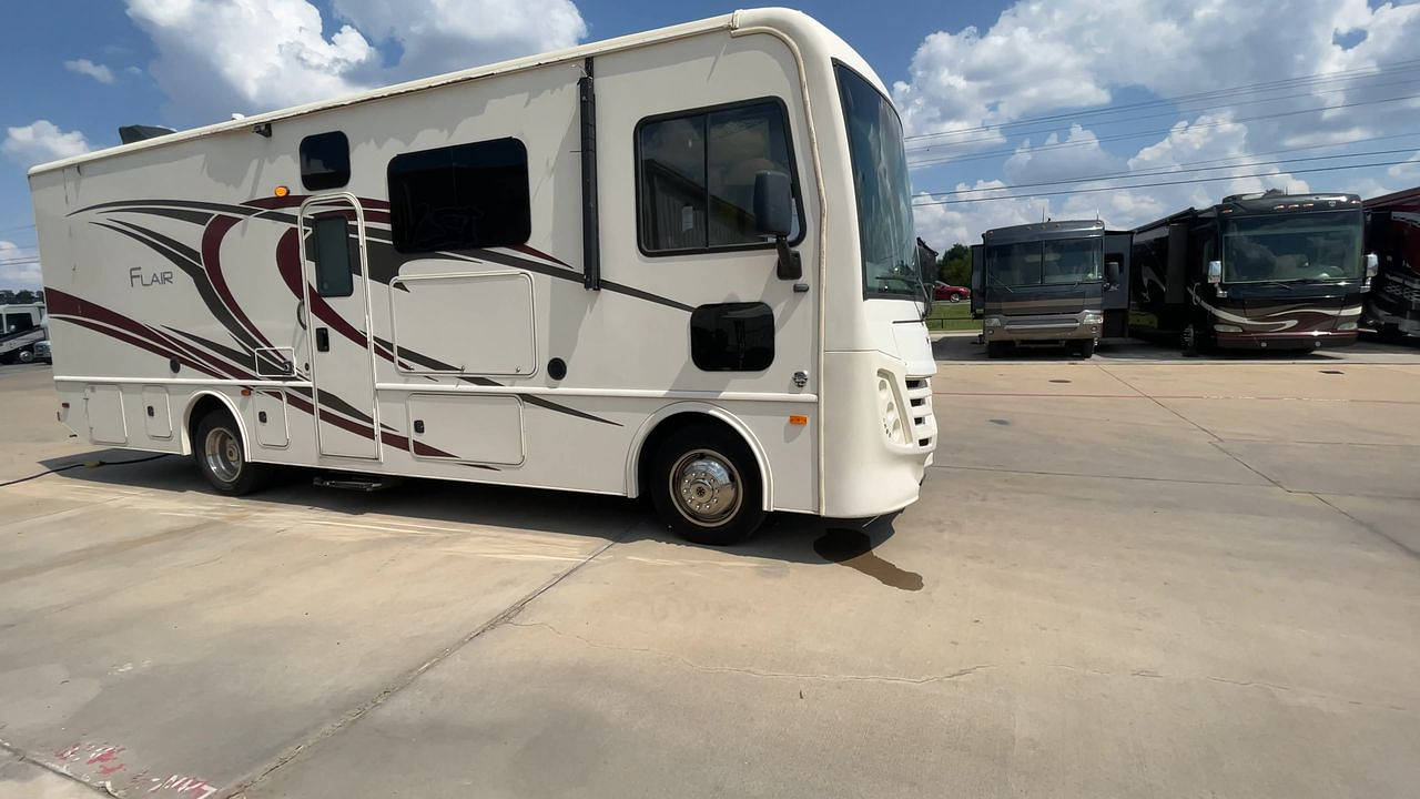 2020 FLEETWOOD FLAIR 28A