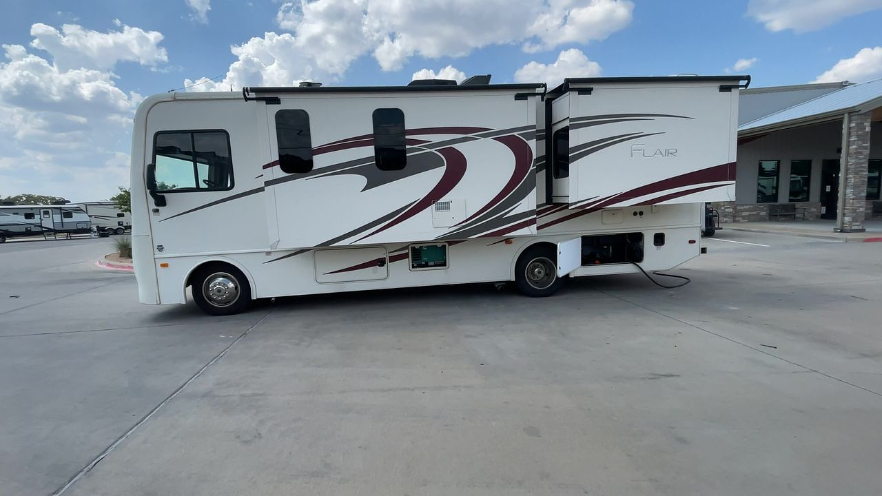 2020 FLEETWOOD FLAIR 28A