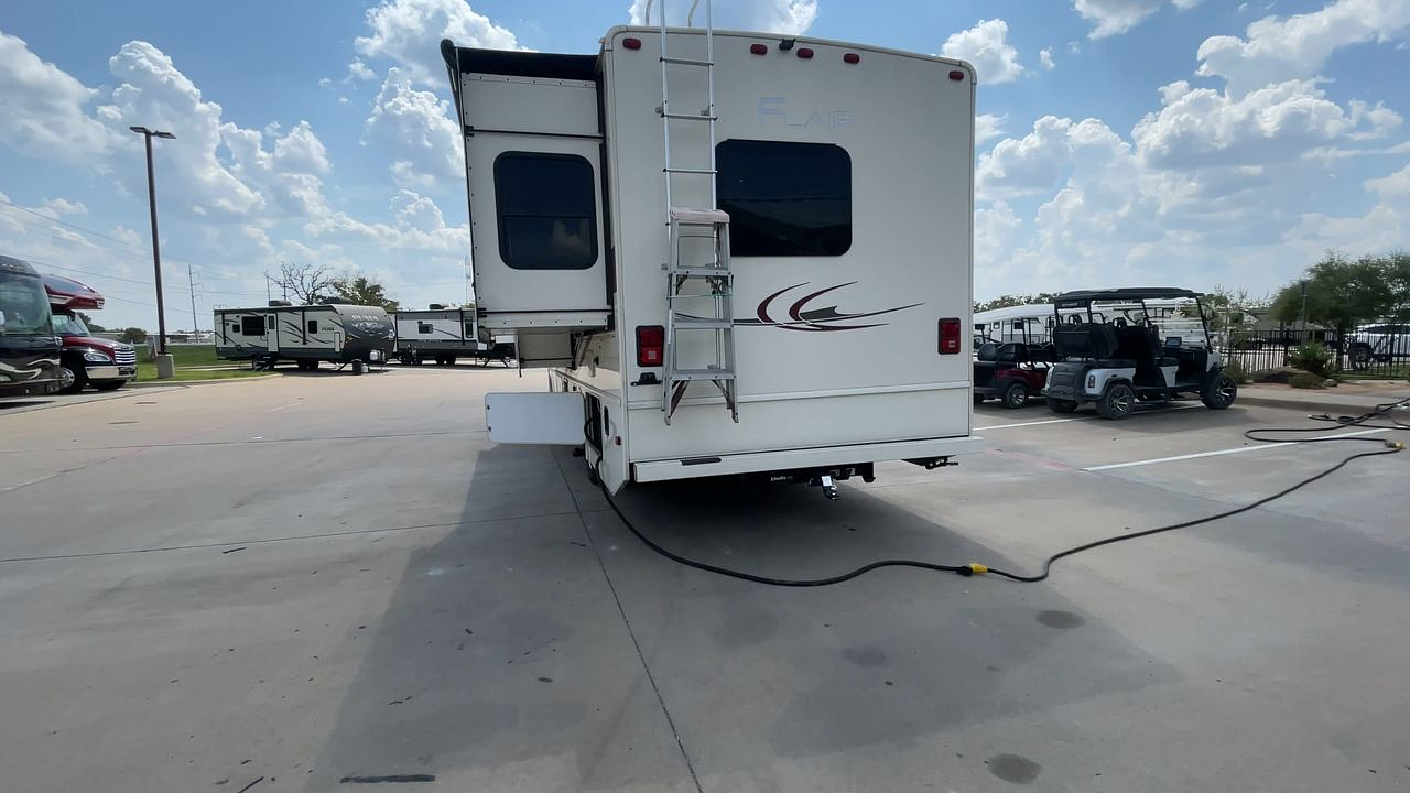 2020 FLEETWOOD FLAIR 28A