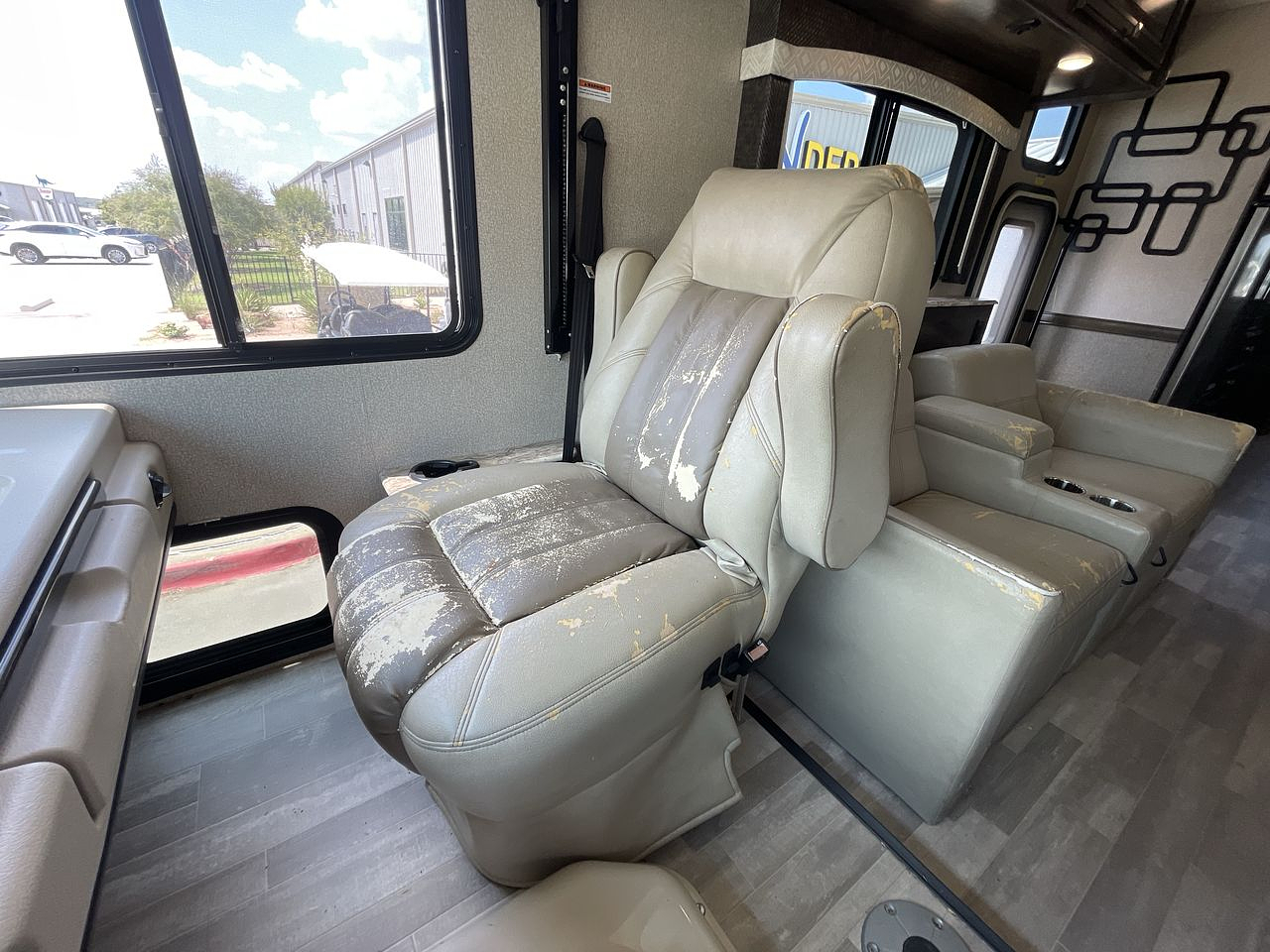 2020 FLEETWOOD FLAIR 28A