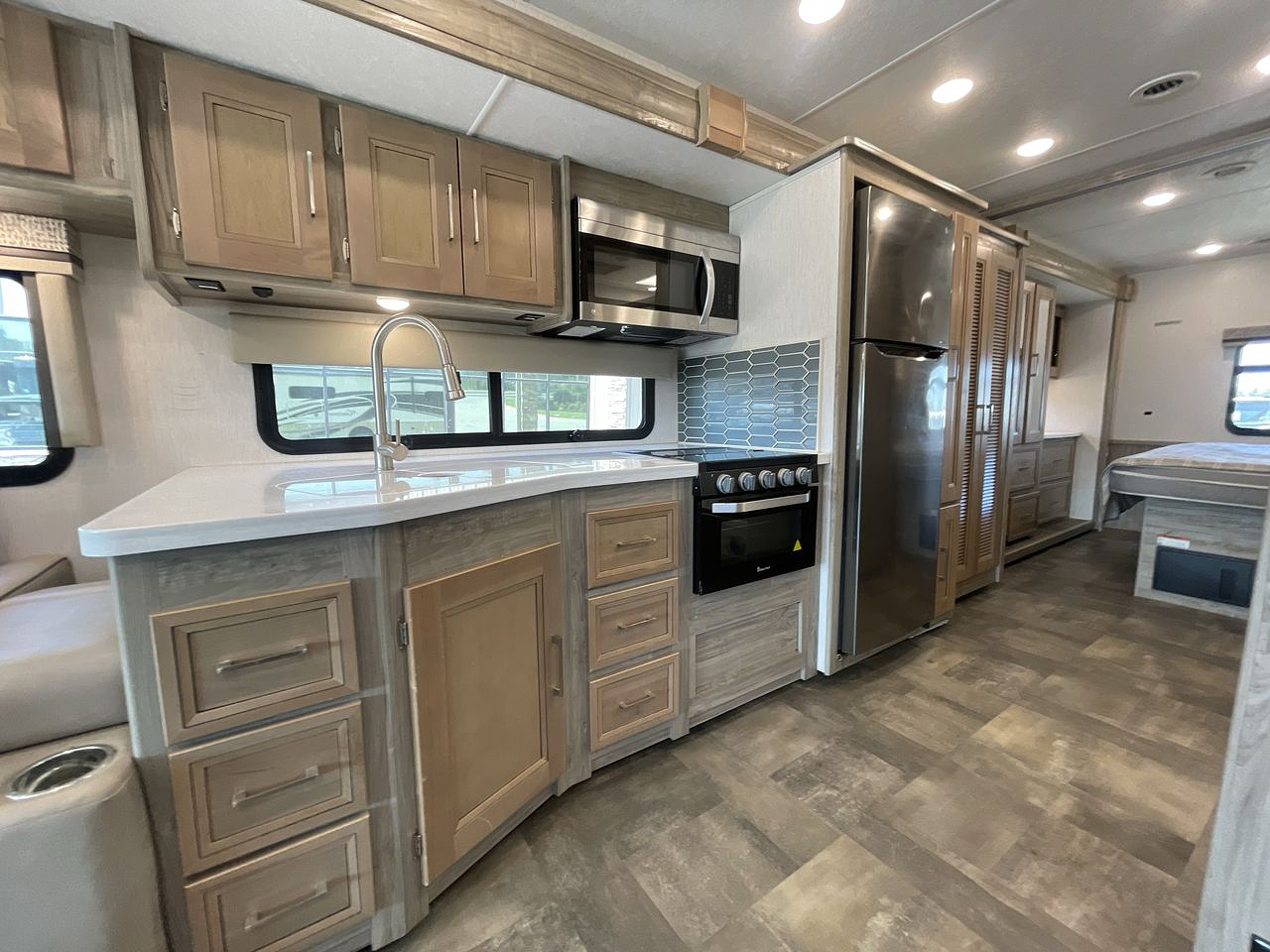 2019 COACHMEN MIRADA 350S