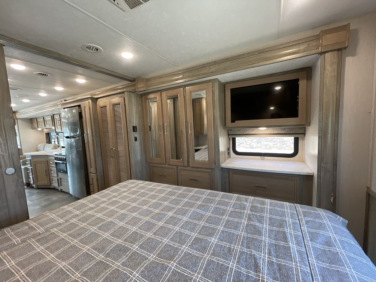 2019 COACHMEN MIRADA 350S
