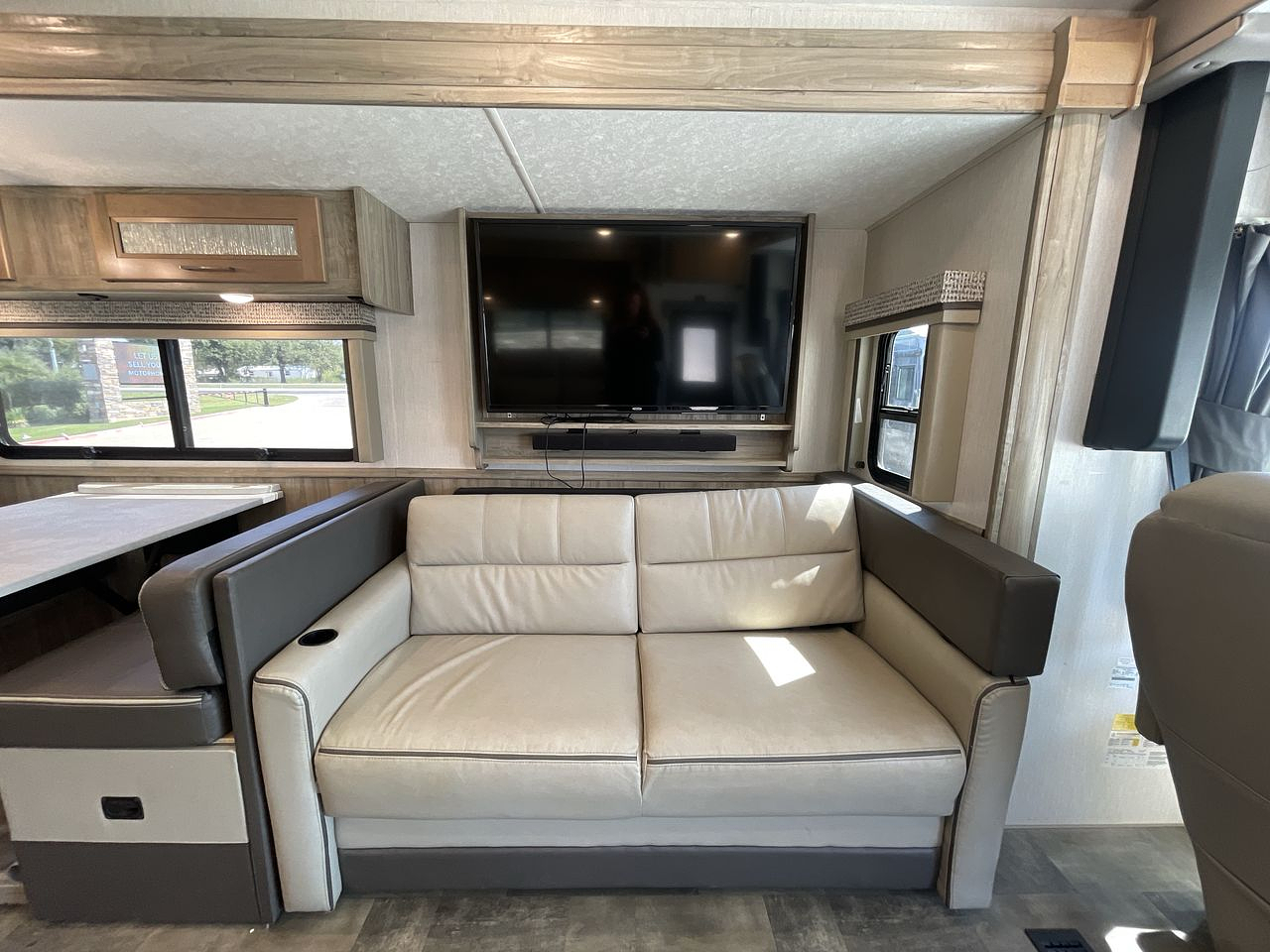 2019 COACHMEN MIRADA 350S