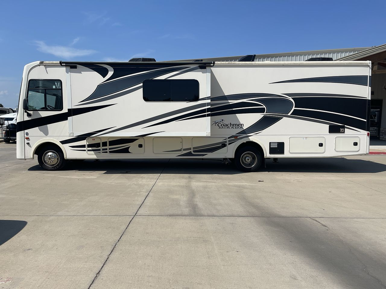 2019 COACHMEN MIRADA 350S