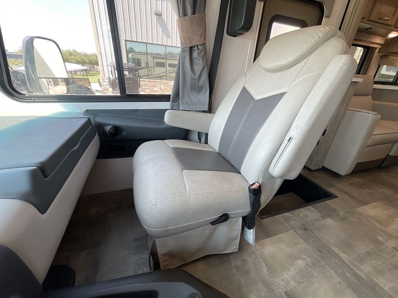 2019 COACHMEN MIRADA 350S