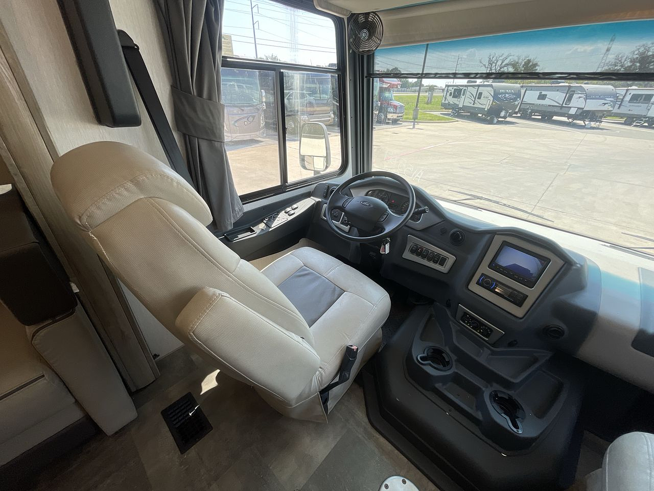 2019 COACHMEN MIRADA 350S