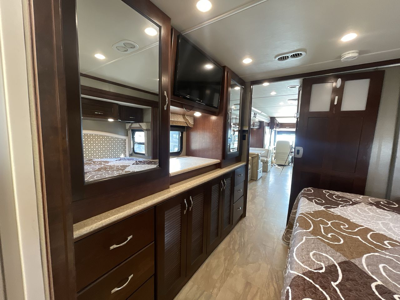 2017 HOLIDAY RAMBLER NAVIGATOR 36U