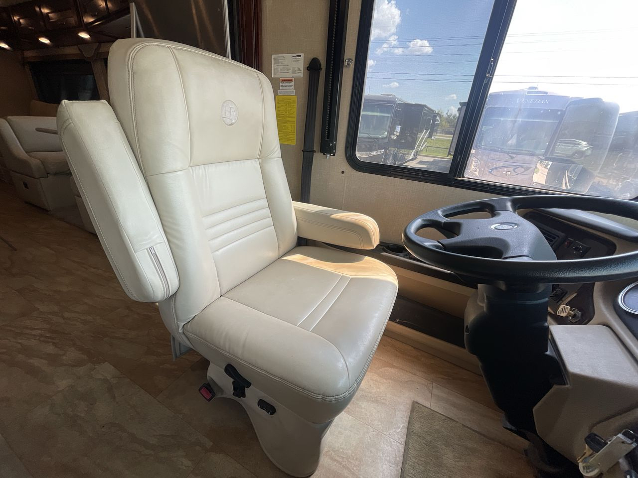 2017 HOLIDAY RAMBLER NAVIGATOR 36U