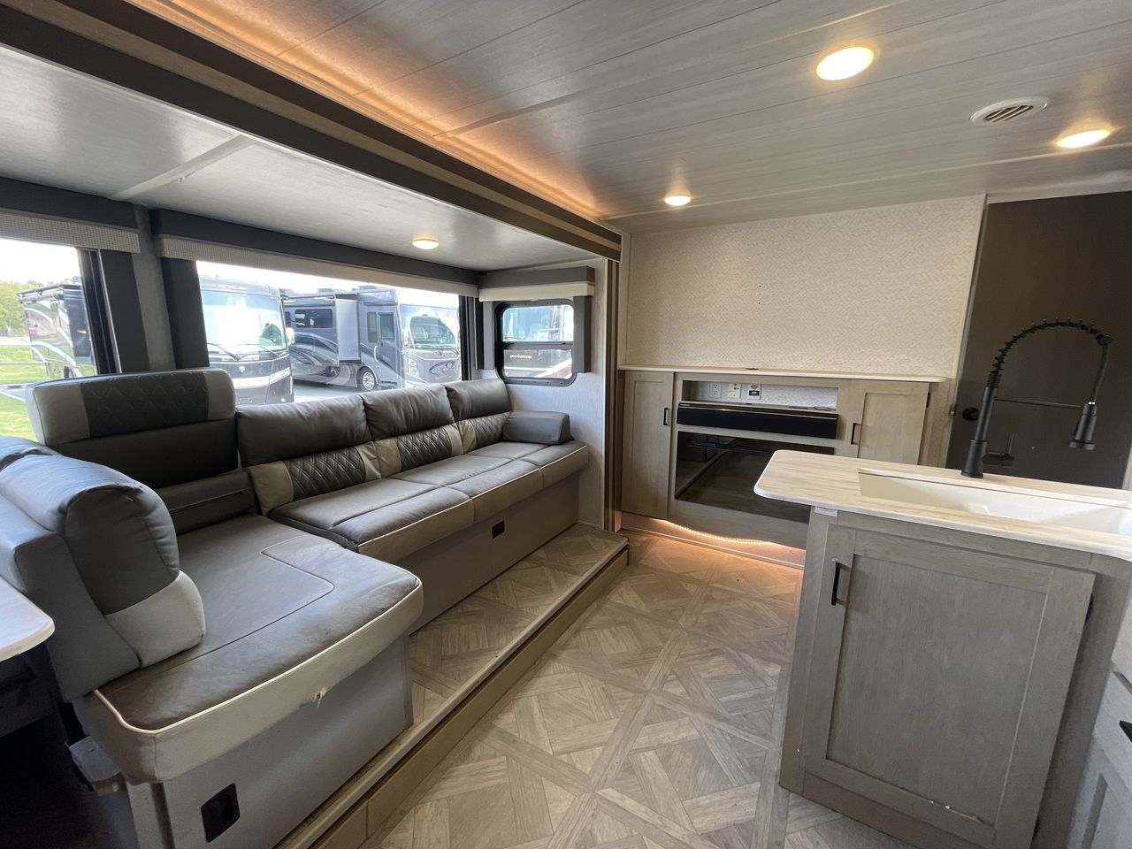 2023 FOREST RIVER WILDWOOD 273QBXL