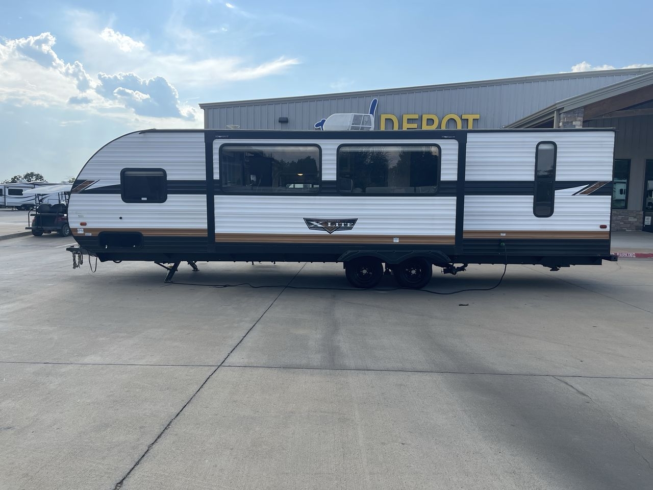 2023 FOREST RIVER WILDWOOD 273QBXL