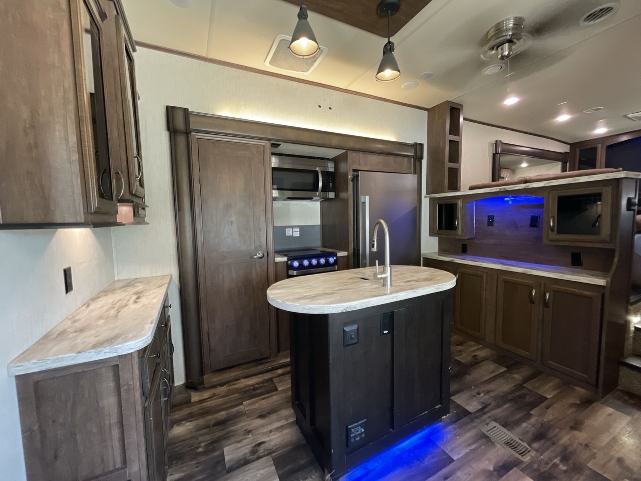 2019 FOREST RIVER SANDPIPER 379FLOK