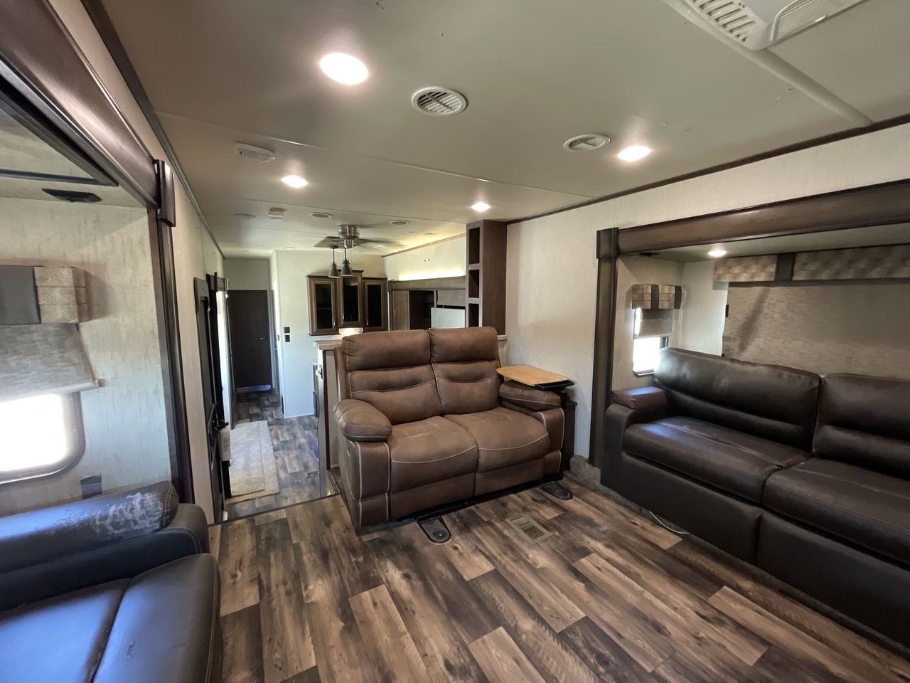 2019 FOREST RIVER SANDPIPER 379FLOK
