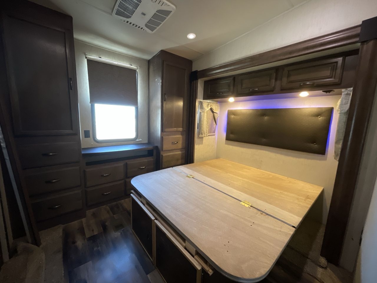 2019 FOREST RIVER SANDPIPER 379FLOK