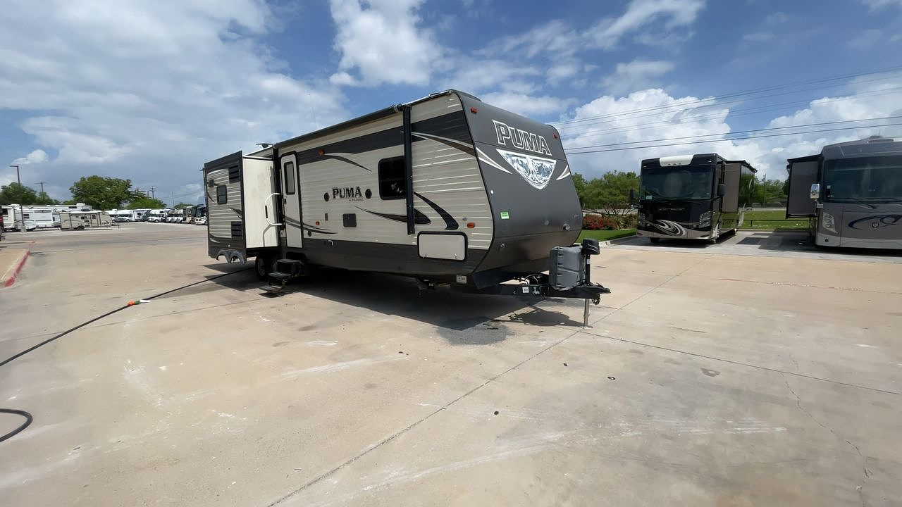2017 FOREST RIVER PUMA 32DBKS