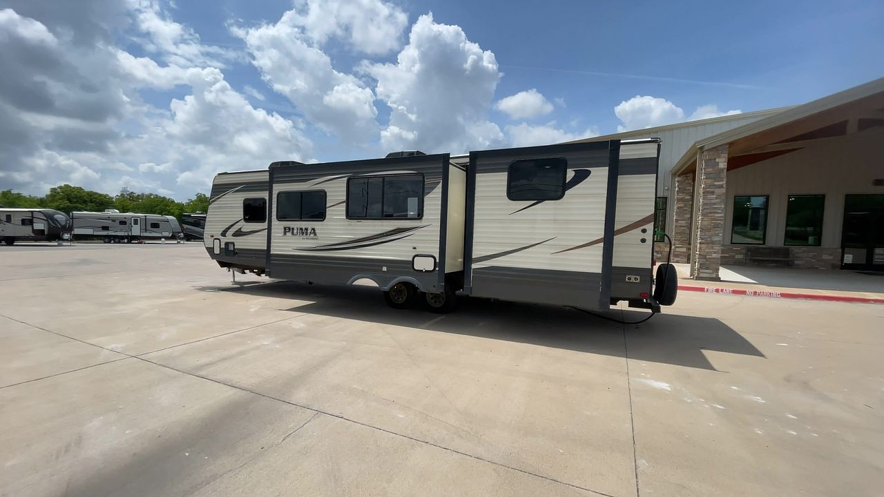 2017 FOREST RIVER PUMA 32DBKS