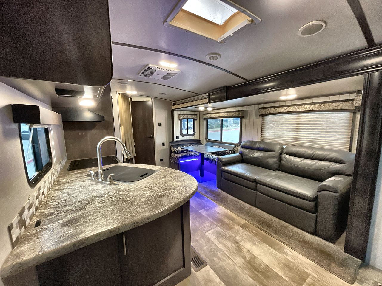 2018 CROSSROADS RV SUNSET TRAIL 264BH