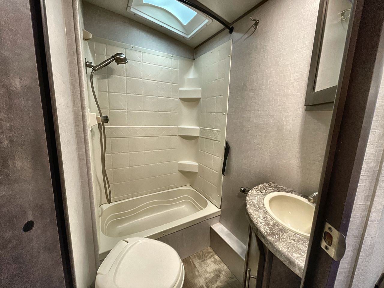 2018 CROSSROADS RV SUNSET TRAIL 264BH