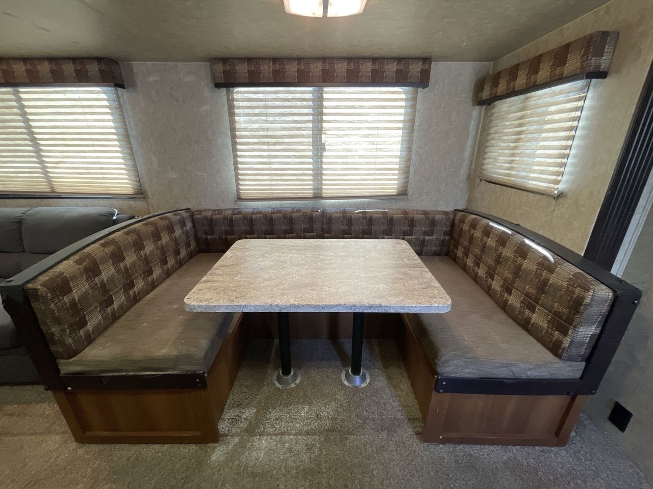 2018 PRIMETIME AVENGER 31DBS