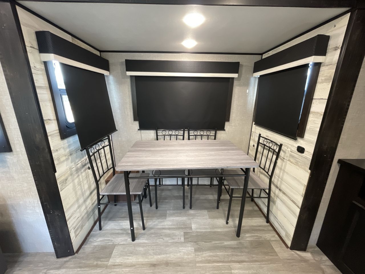 2023 JAYCO JAY FEATHER 24RL