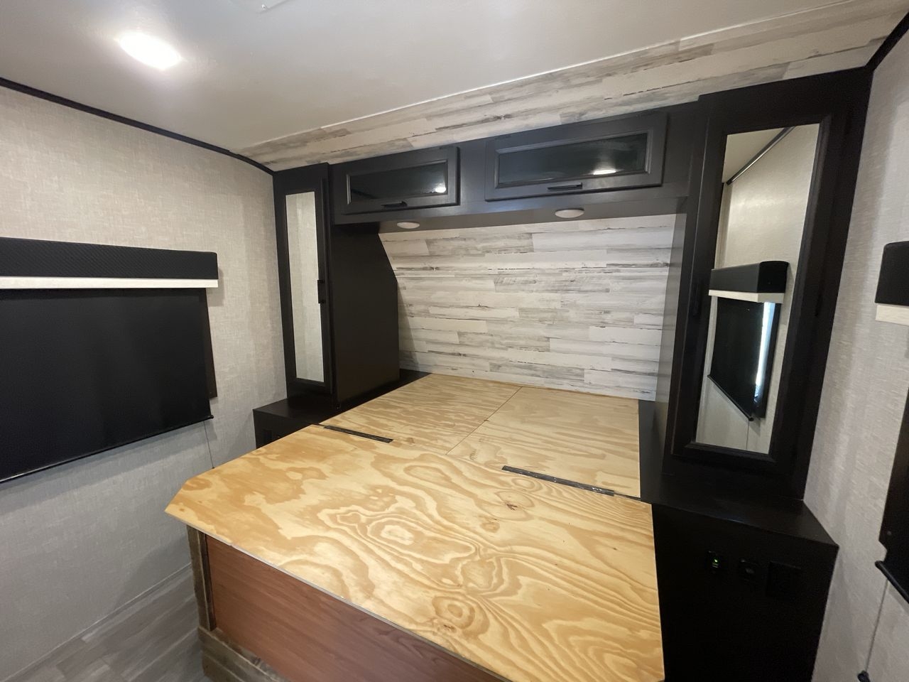 2023 JAYCO JAY FEATHER 24RL