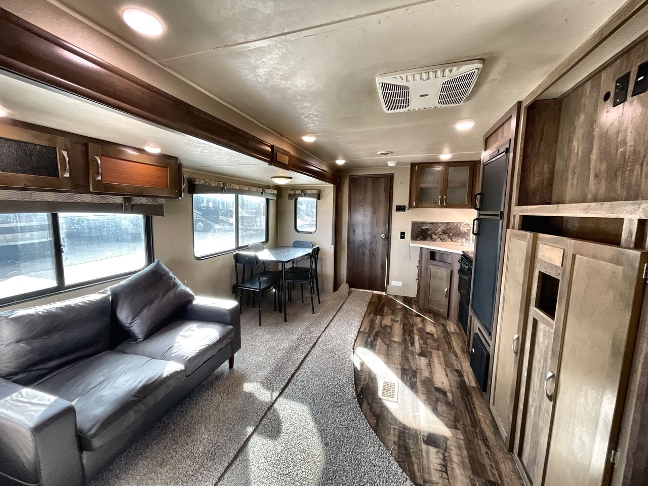 2017 PUMA XLITE28FQDB