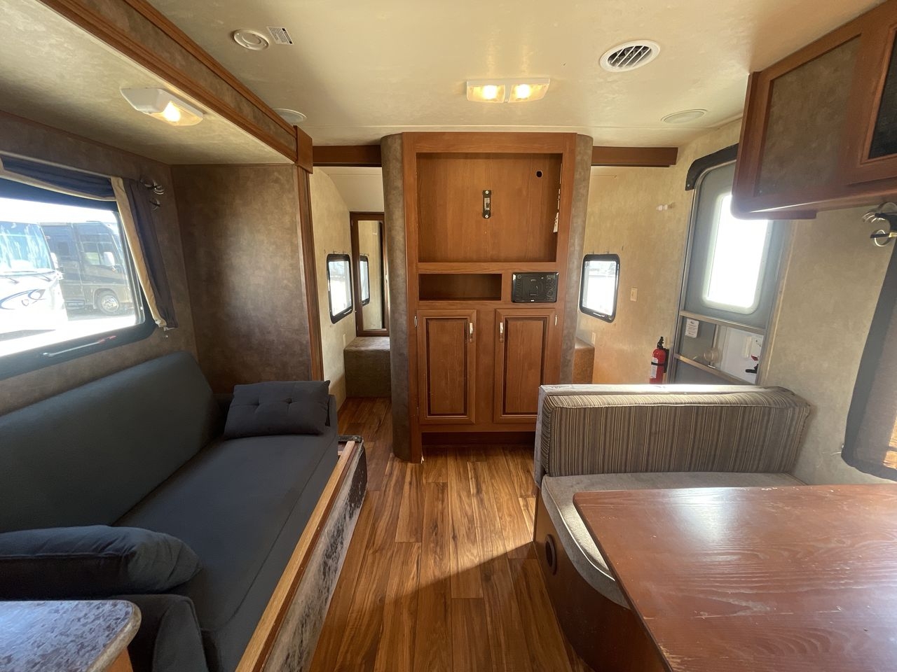2015 FOREST RIVER WILDWOOD 281QBXL