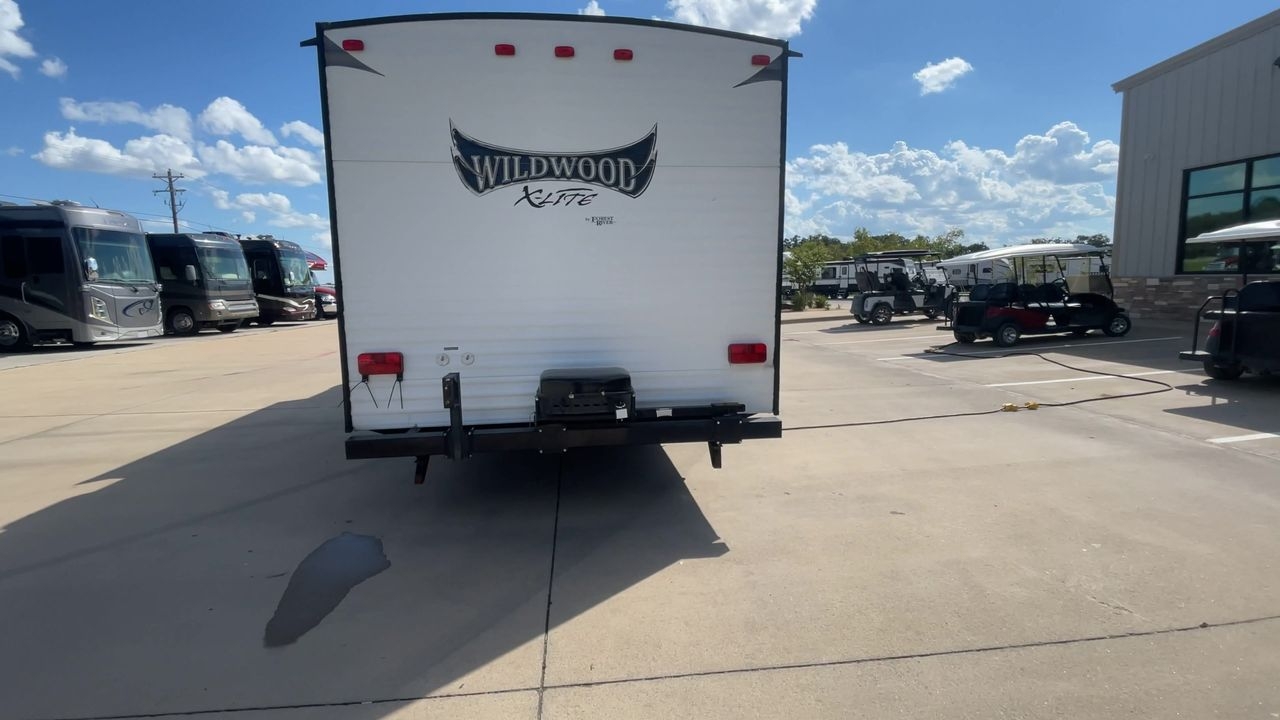 2015 FOREST RIVER WILDWOOD 281QBXL