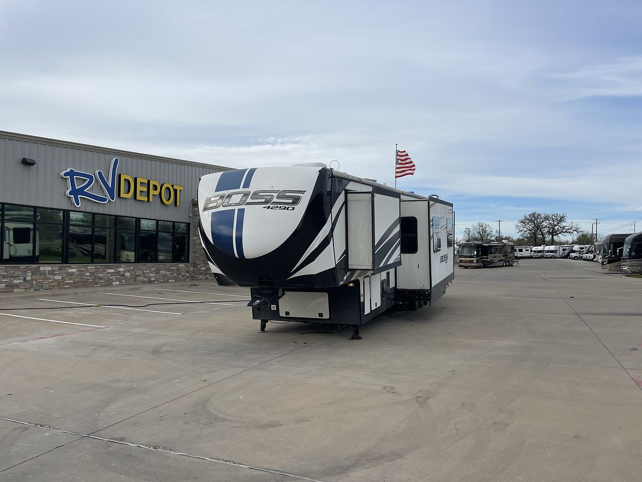 2017 HEARTLAND BOSS 4290