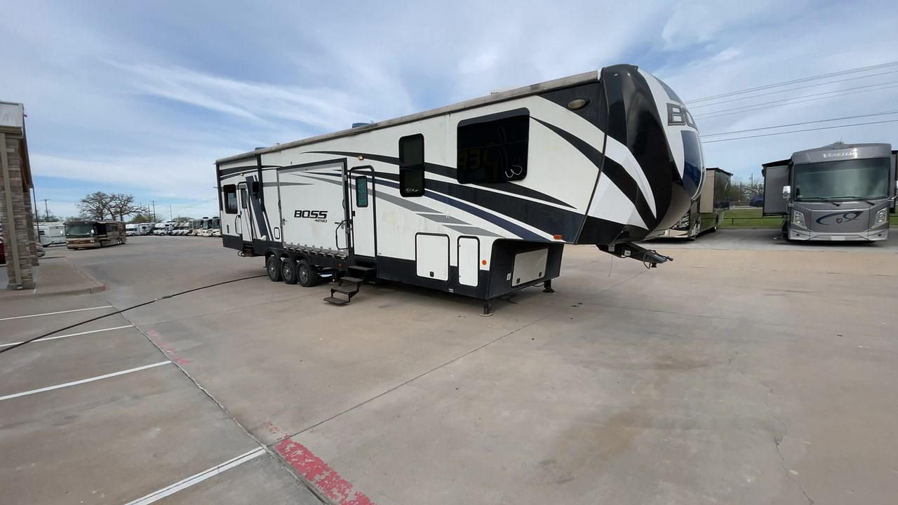 2017 HEARTLAND BOSS 4290