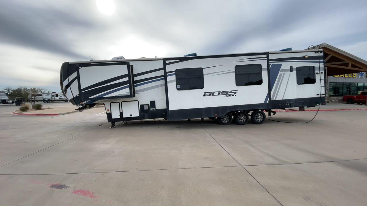 2017 HEARTLAND BOSS 4290