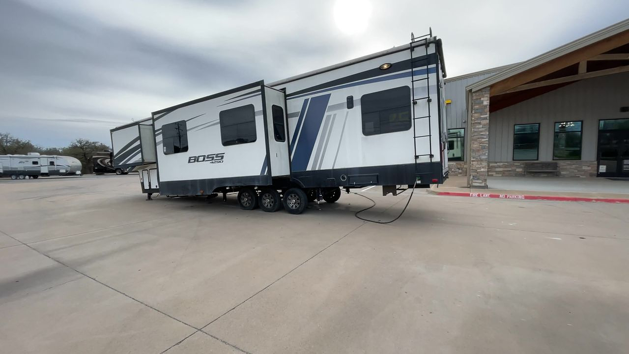 2017 HEARTLAND BOSS 4290