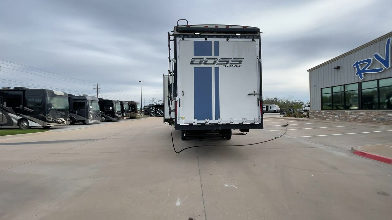 2017 HEARTLAND BOSS 4290