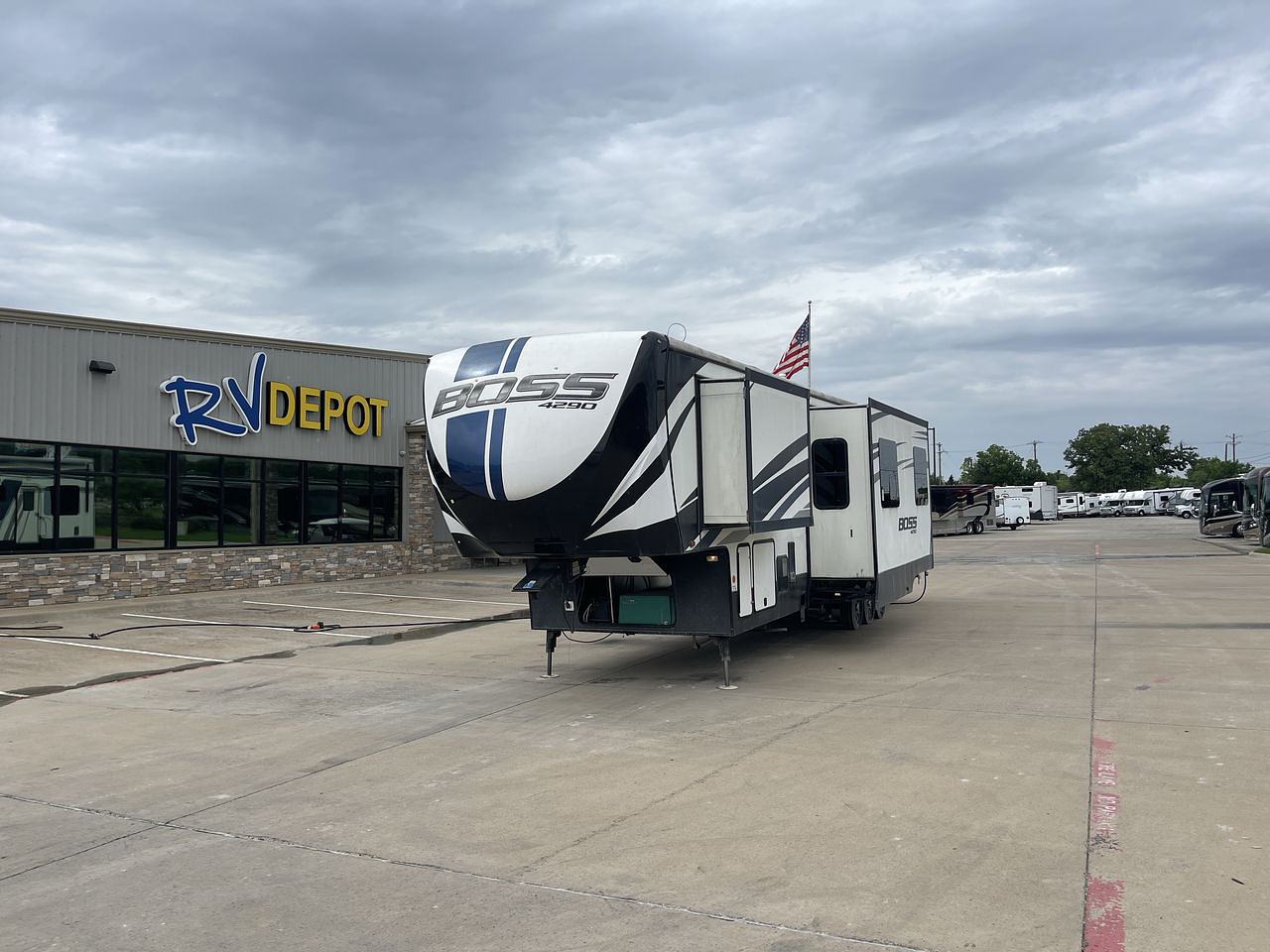 2017 HEARTLAND BOSS 4290