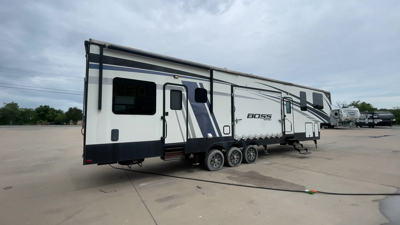 2017 HEARTLAND BOSS 4290