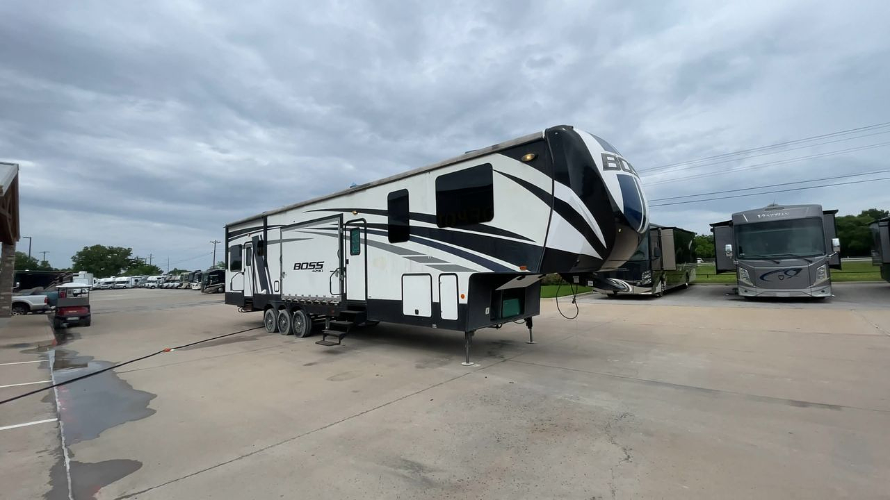 2017 HEARTLAND BOSS 4290