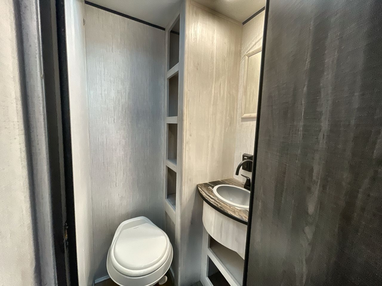 2023 HEARTLAND TRAIL RUNNER 31DB