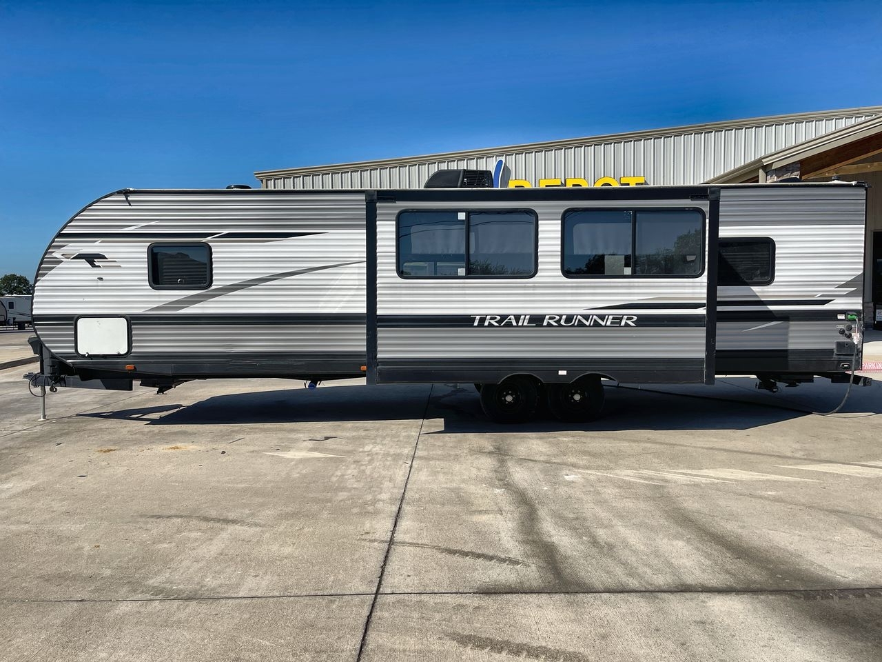 2023 HEARTLAND TRAIL RUNNER 31DB