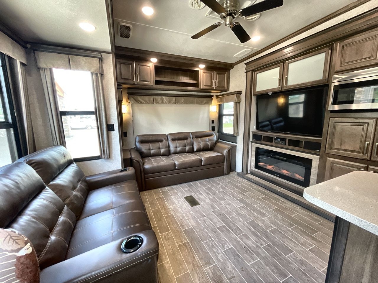 2019 KEYSTONE ALPINE 3651RL