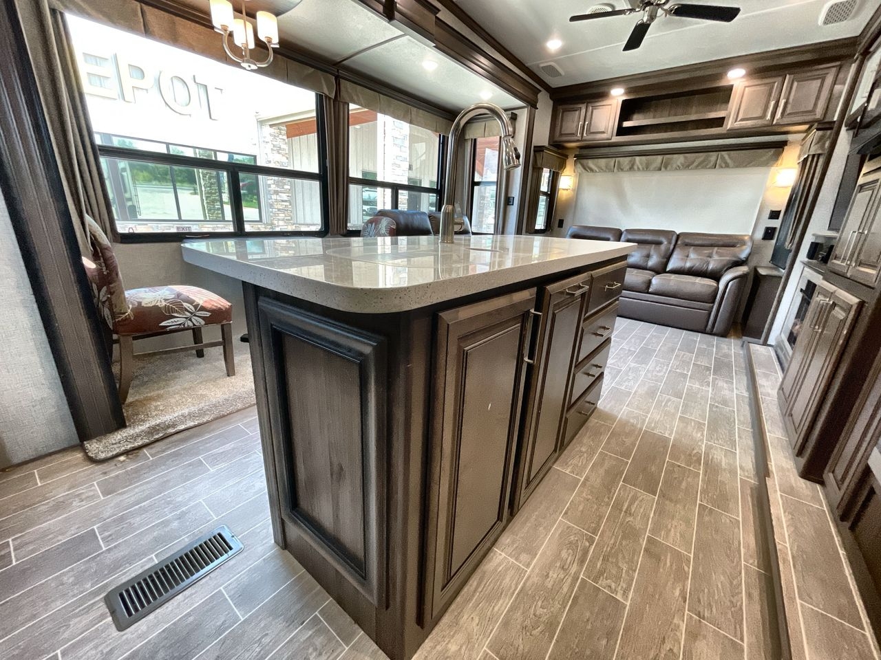 2019 KEYSTONE ALPINE 3651RL