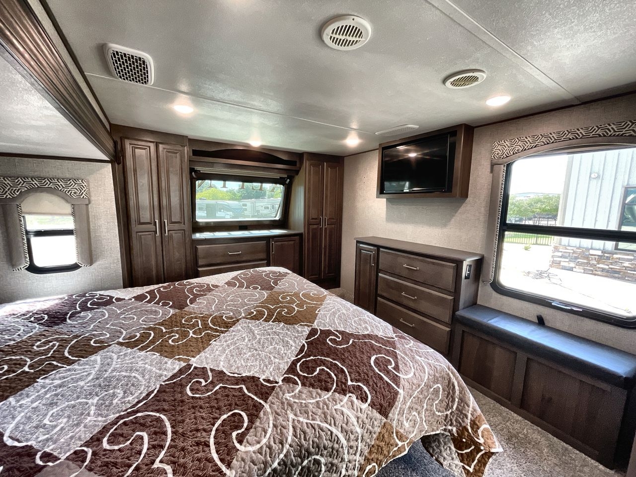 2019 KEYSTONE ALPINE 3651RL