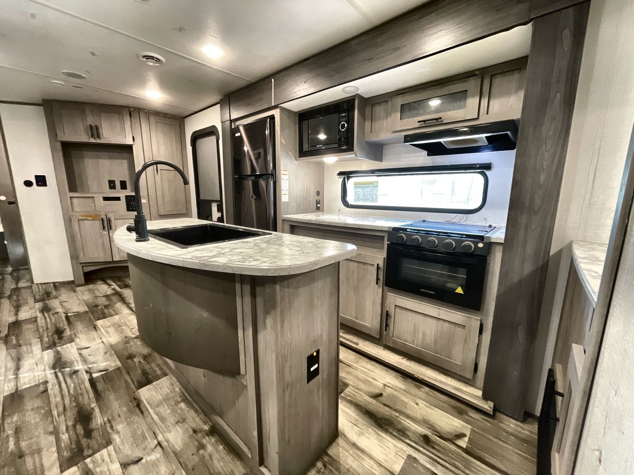 2024 KEYSTONE COLEMAN 337BH