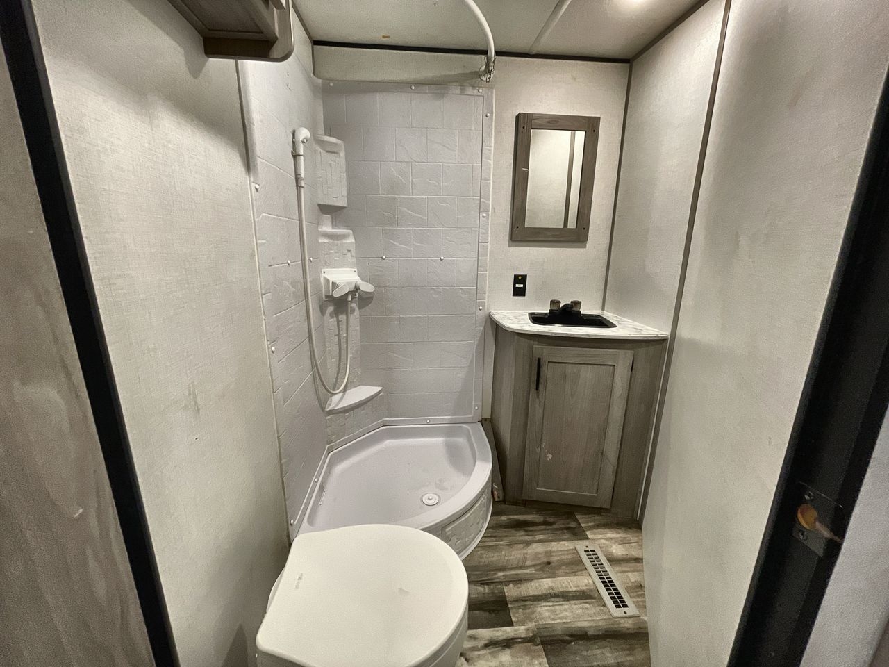 2024 KEYSTONE COLEMAN 337BH