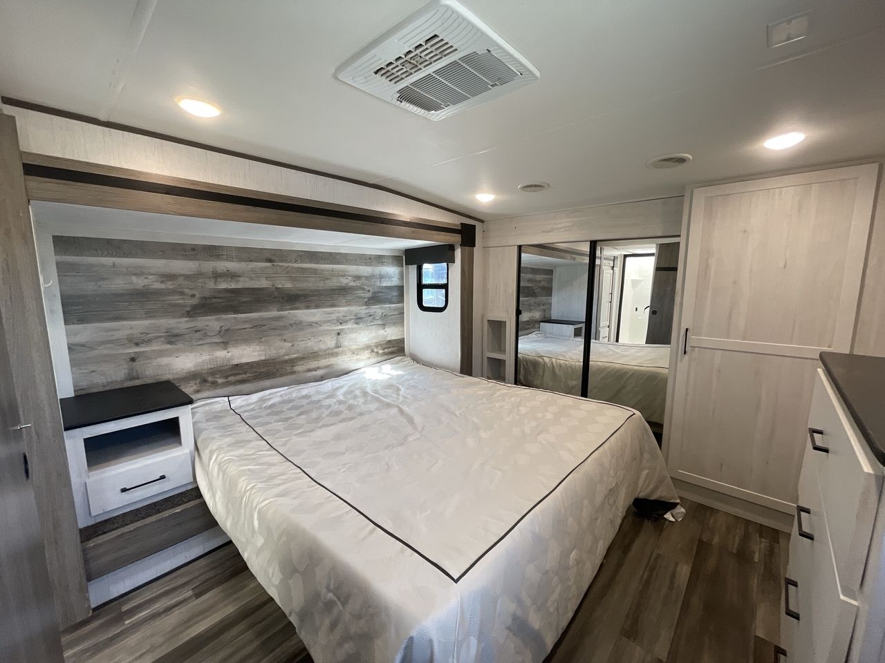 2021 HEARTLAND SOUTH FORK 3210RL