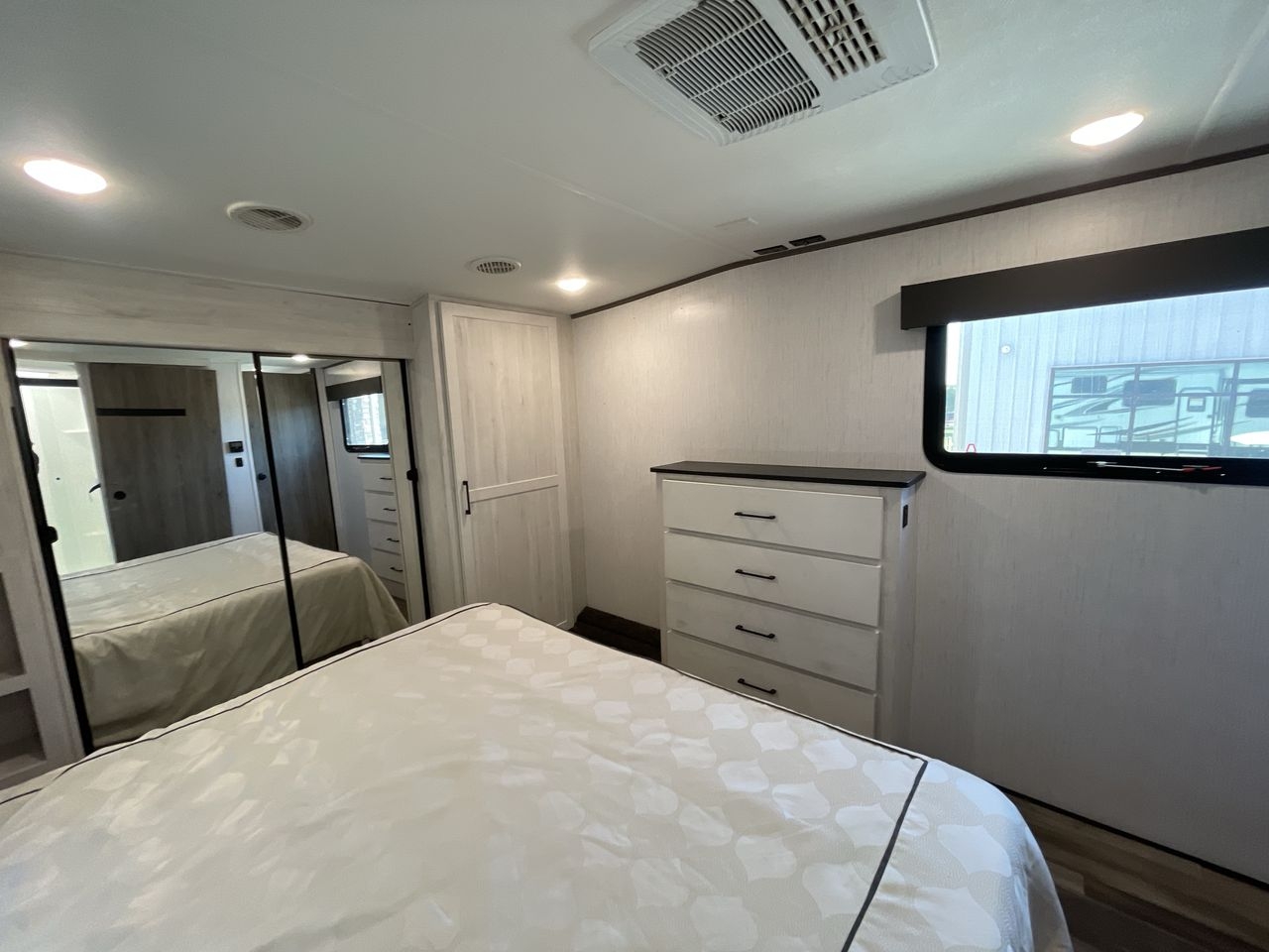 2021 HEARTLAND SOUTH FORK 3210RL