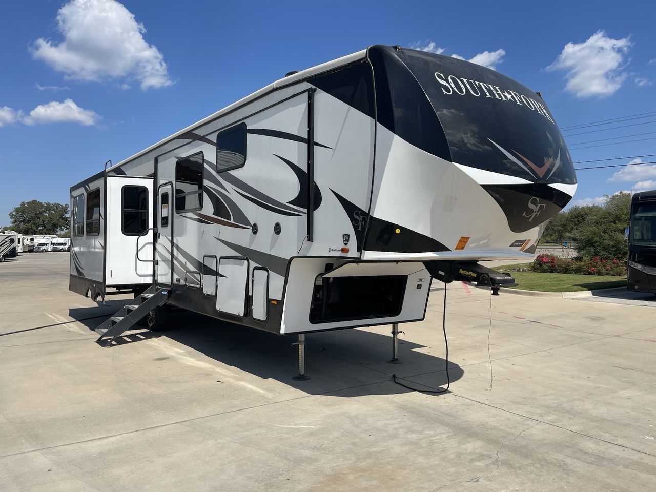 2021 HEARTLAND SOUTH FORK 3210RL