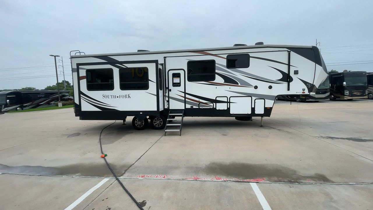 2021 HEARTLAND SOUTH FORK 3210RL