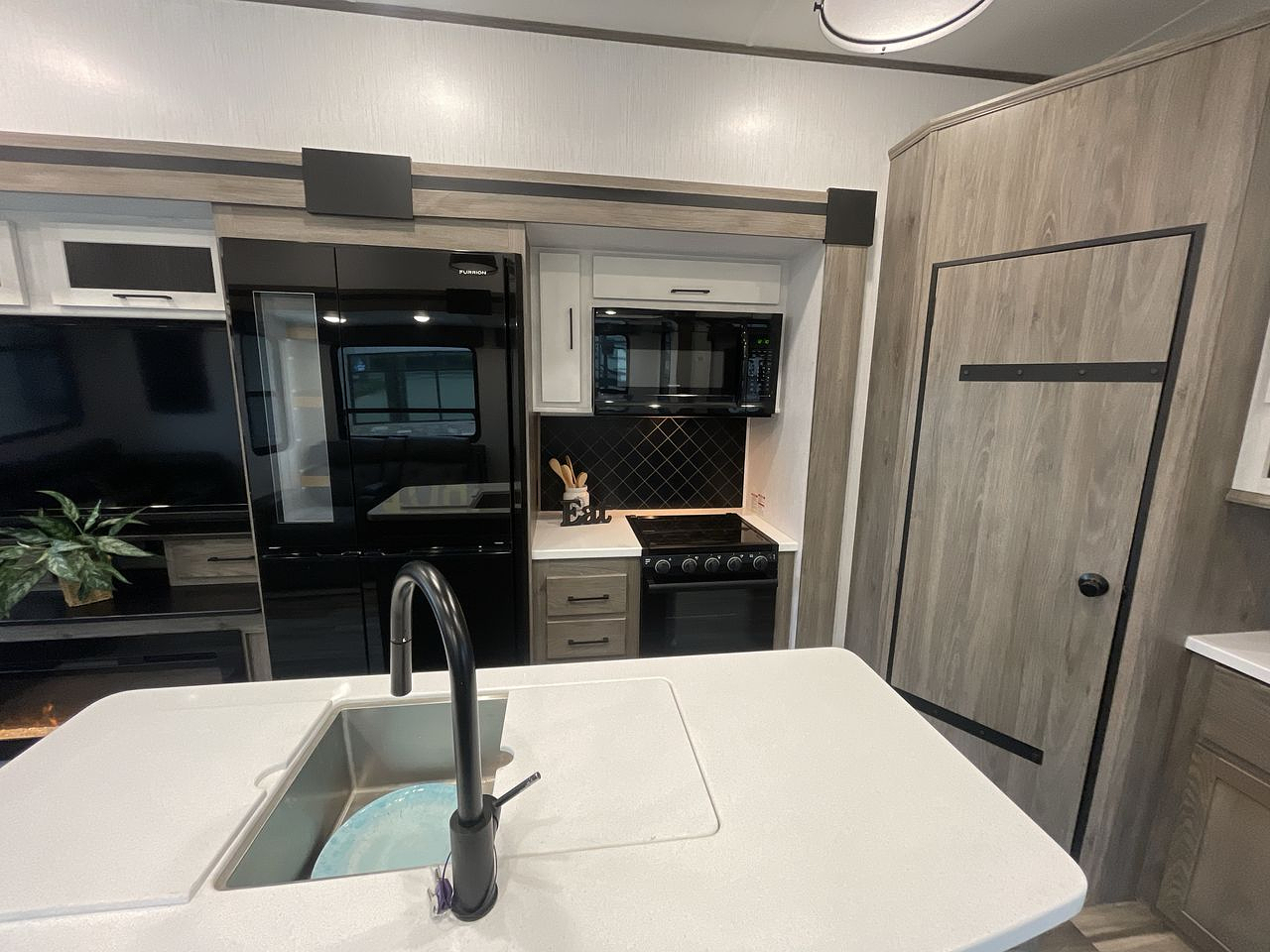 2021 HEARTLAND SOUTH FORK 3210RL